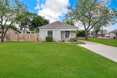 132 W King Street Burleson TX 76028