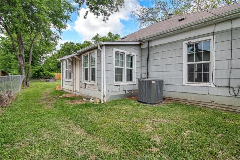 132 W King Street Burleson TX 76028