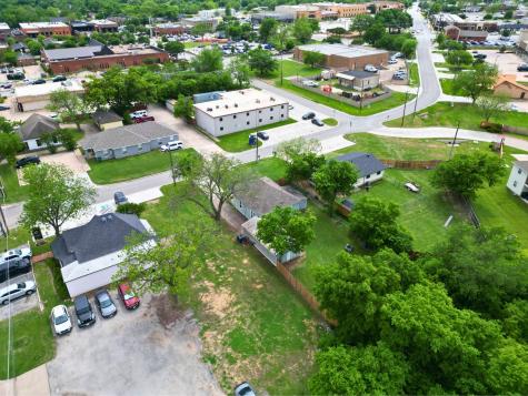 132 W King Street Burleson TX 76028