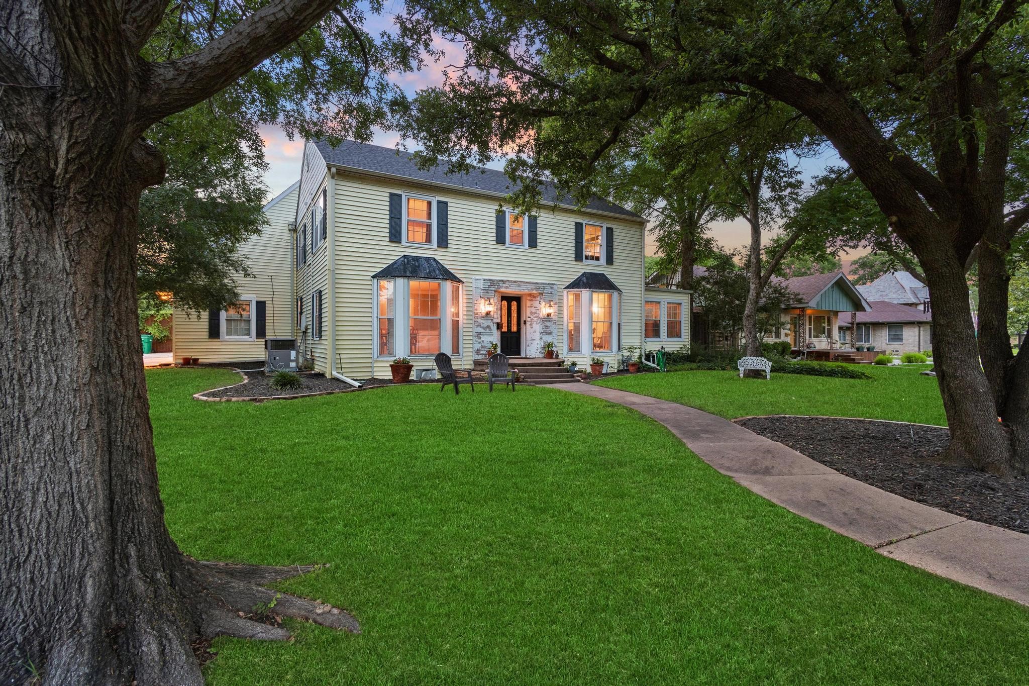 425 W Belden Street Sherman TX 75092