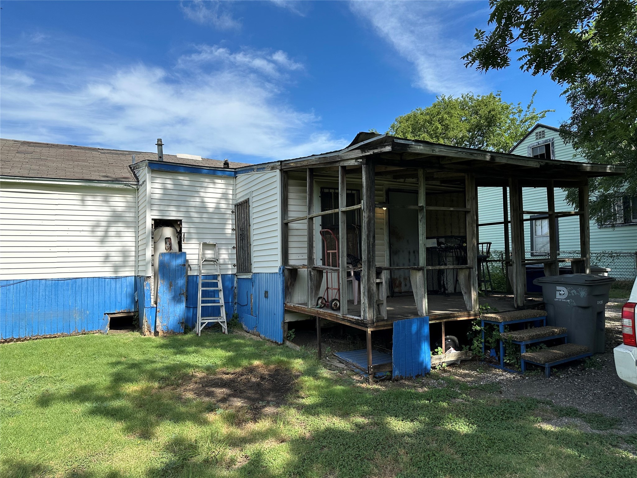 9208 Newhall Street Dallas TX 75232