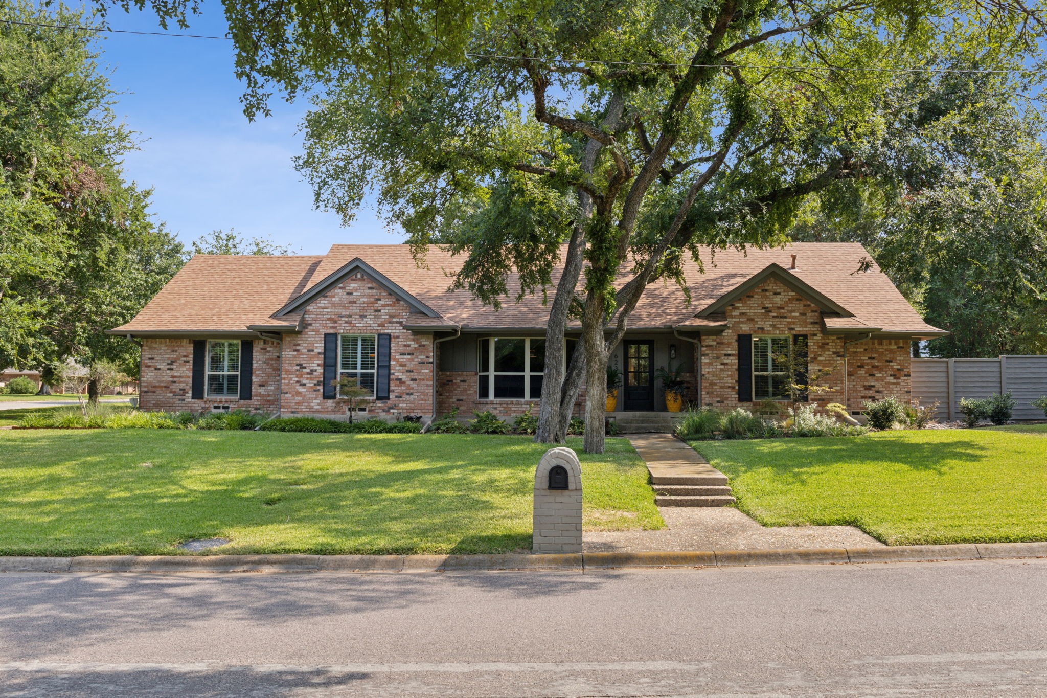 6238 Shadycliff Drive Dallas TX 75240