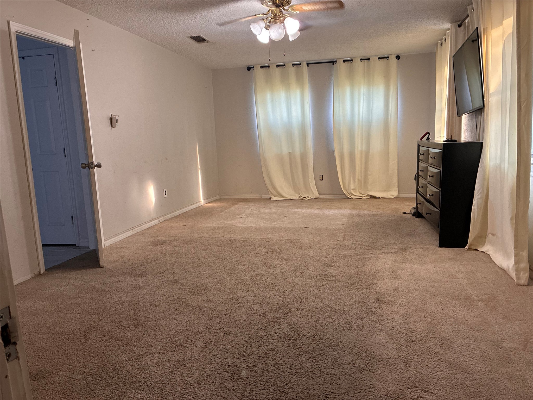 737 Ash Street Burleson TX 76028