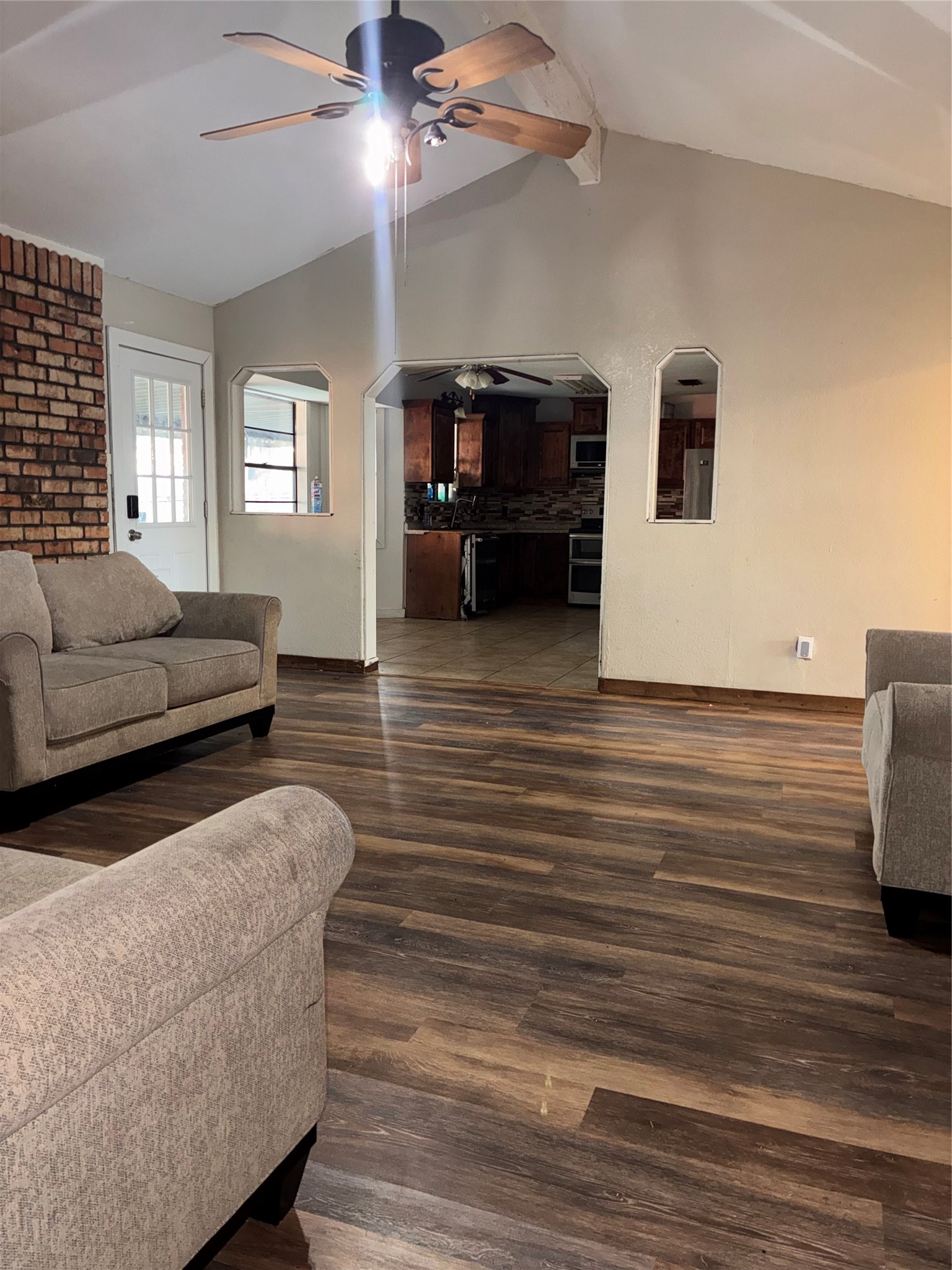 737 Ash Street Burleson TX 76028