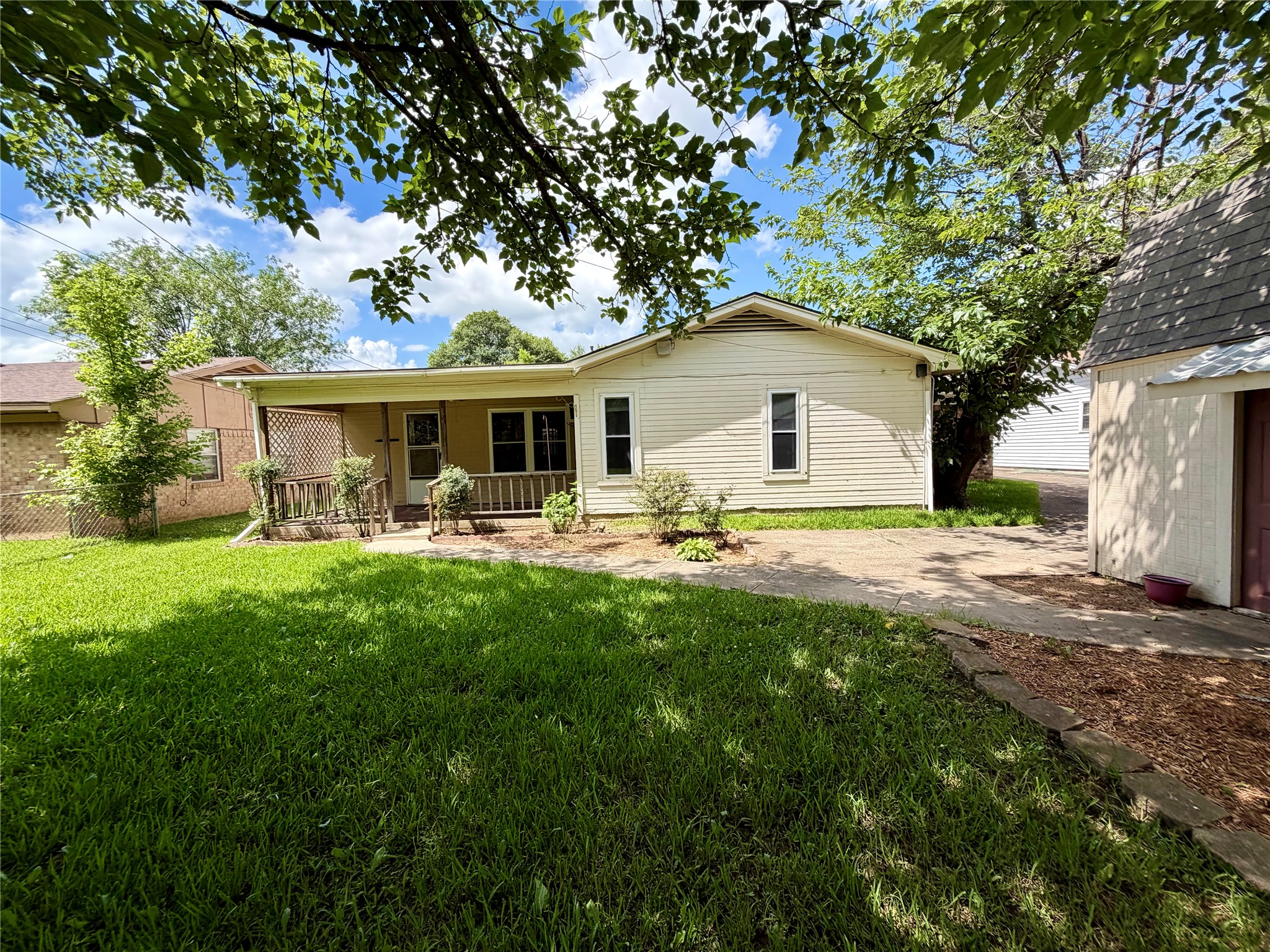 2030 Sycamore Street Paris TX 75460