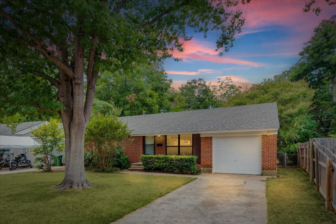 1806 Oak Tree Lane Arlington TX 76013