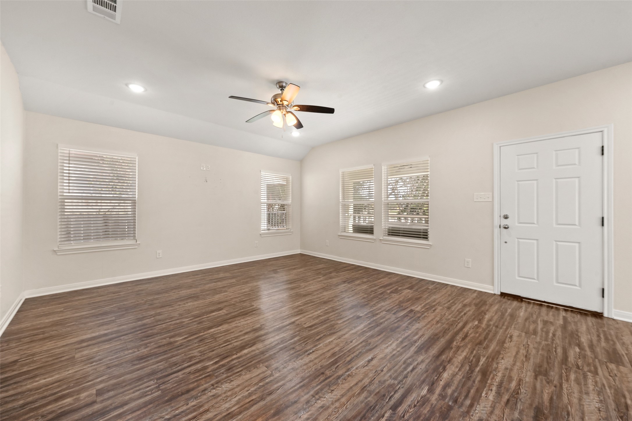 503 Washington Avenue Mcgregor TX 76657