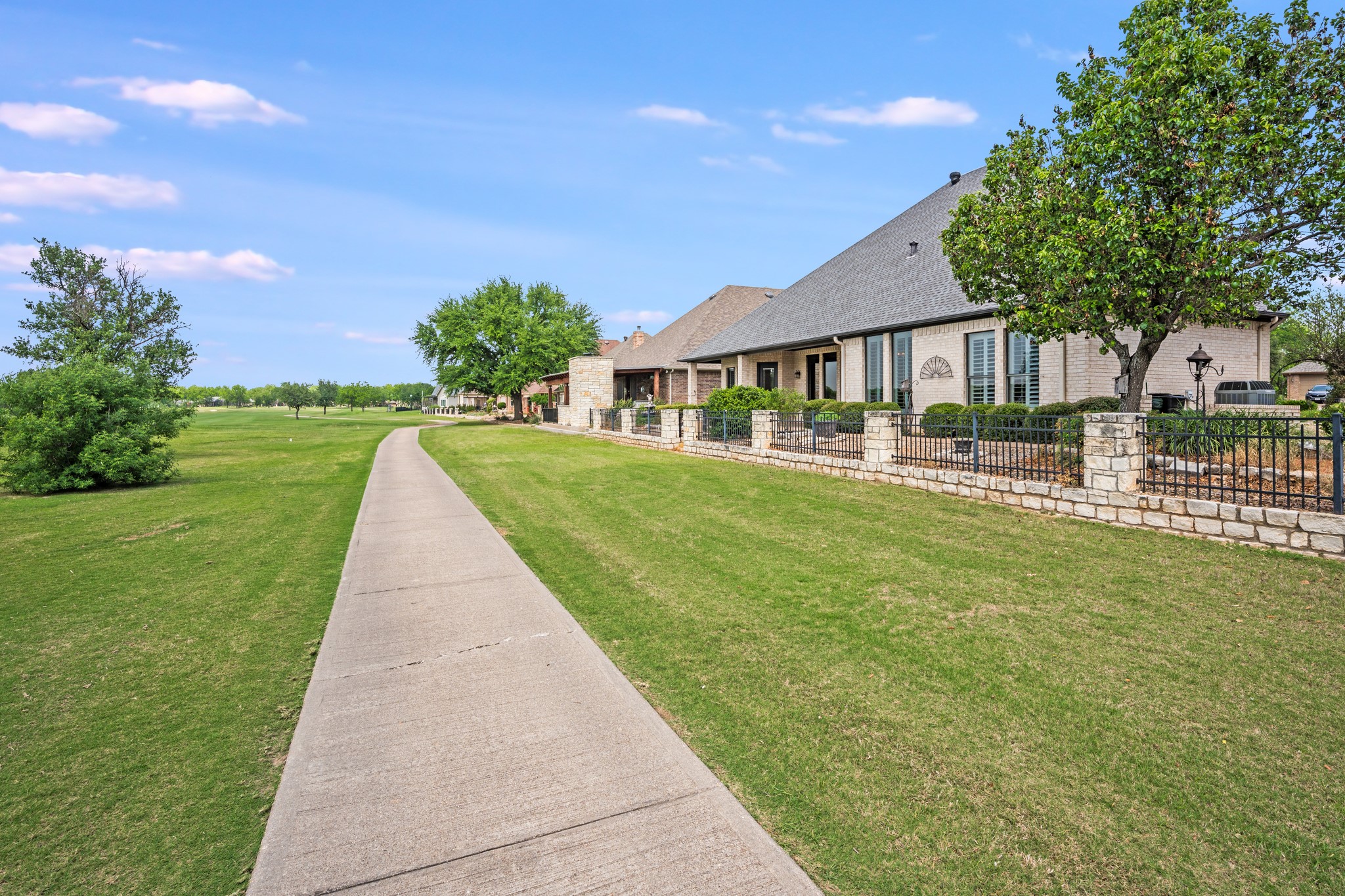 9520 Nutcracker Court Granbury TX 76049