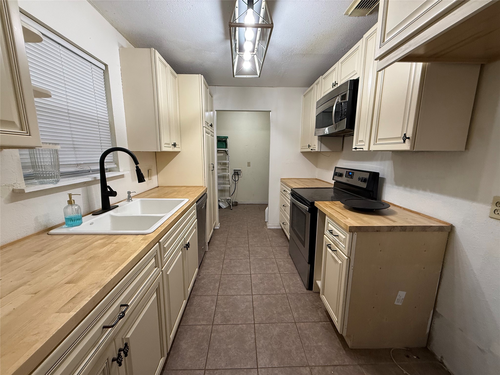 1982 County Road 1415 Bonham TX 75418