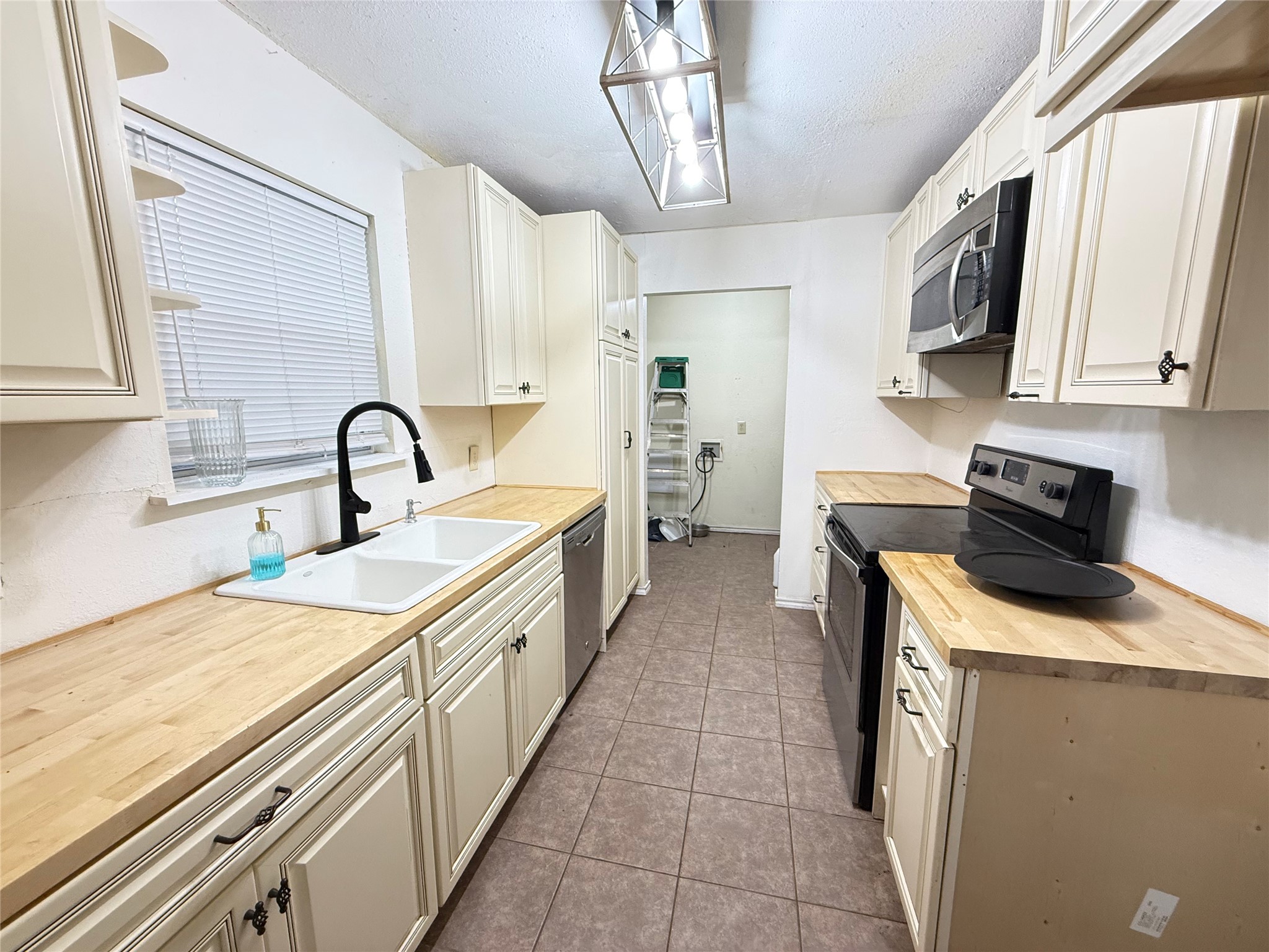 1982 County Road 1415 Bonham TX 75418