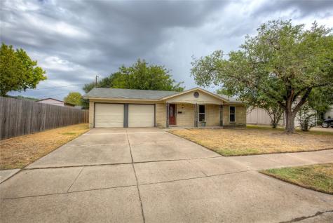 824 Hillside Drive Burleson TX 76028