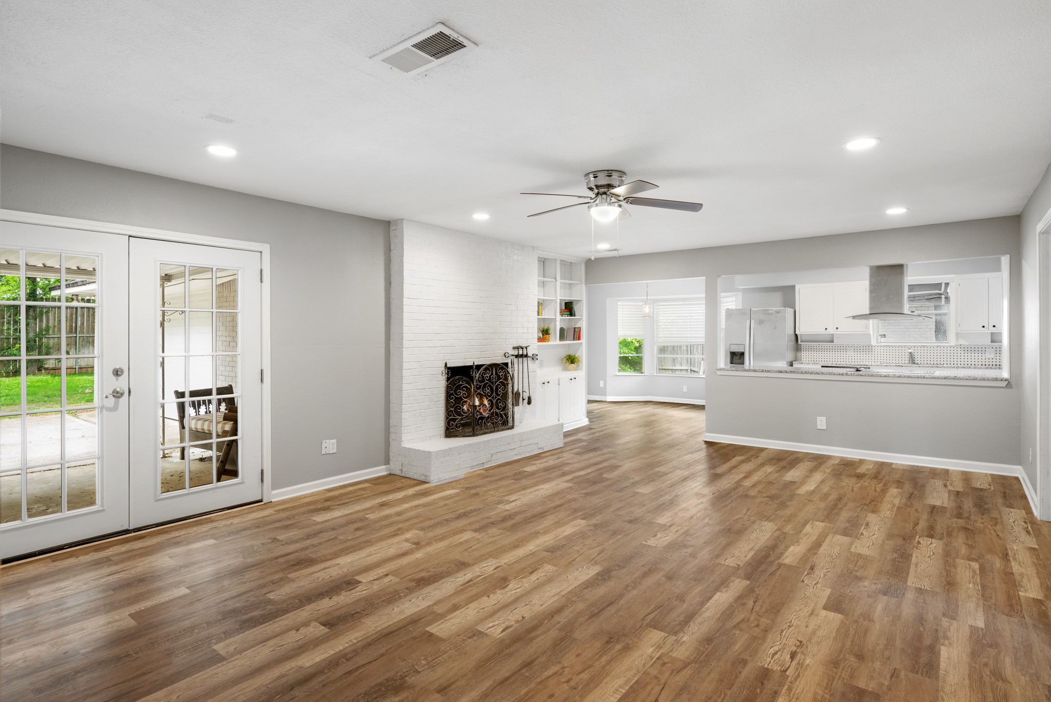 1804 W Cedar Elm Drive Arlington TX 76012