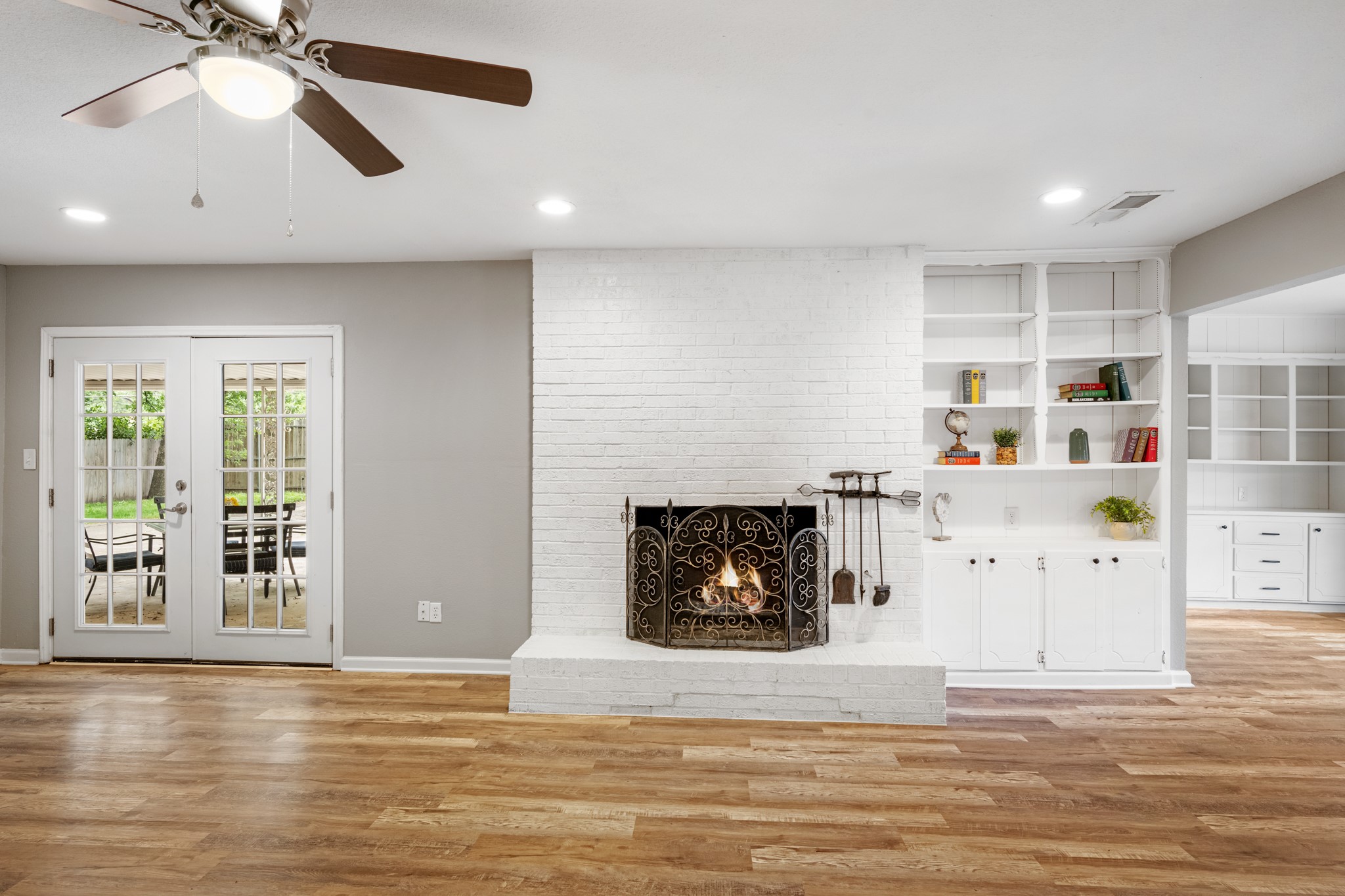 1804 W Cedar Elm Drive Arlington TX 76012
