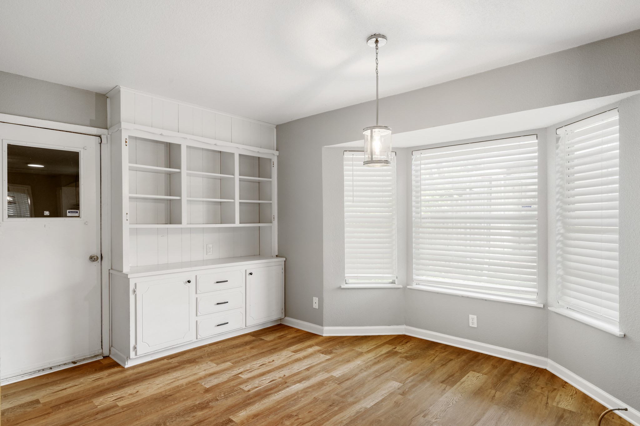 1804 W Cedar Elm Drive Arlington TX 76012