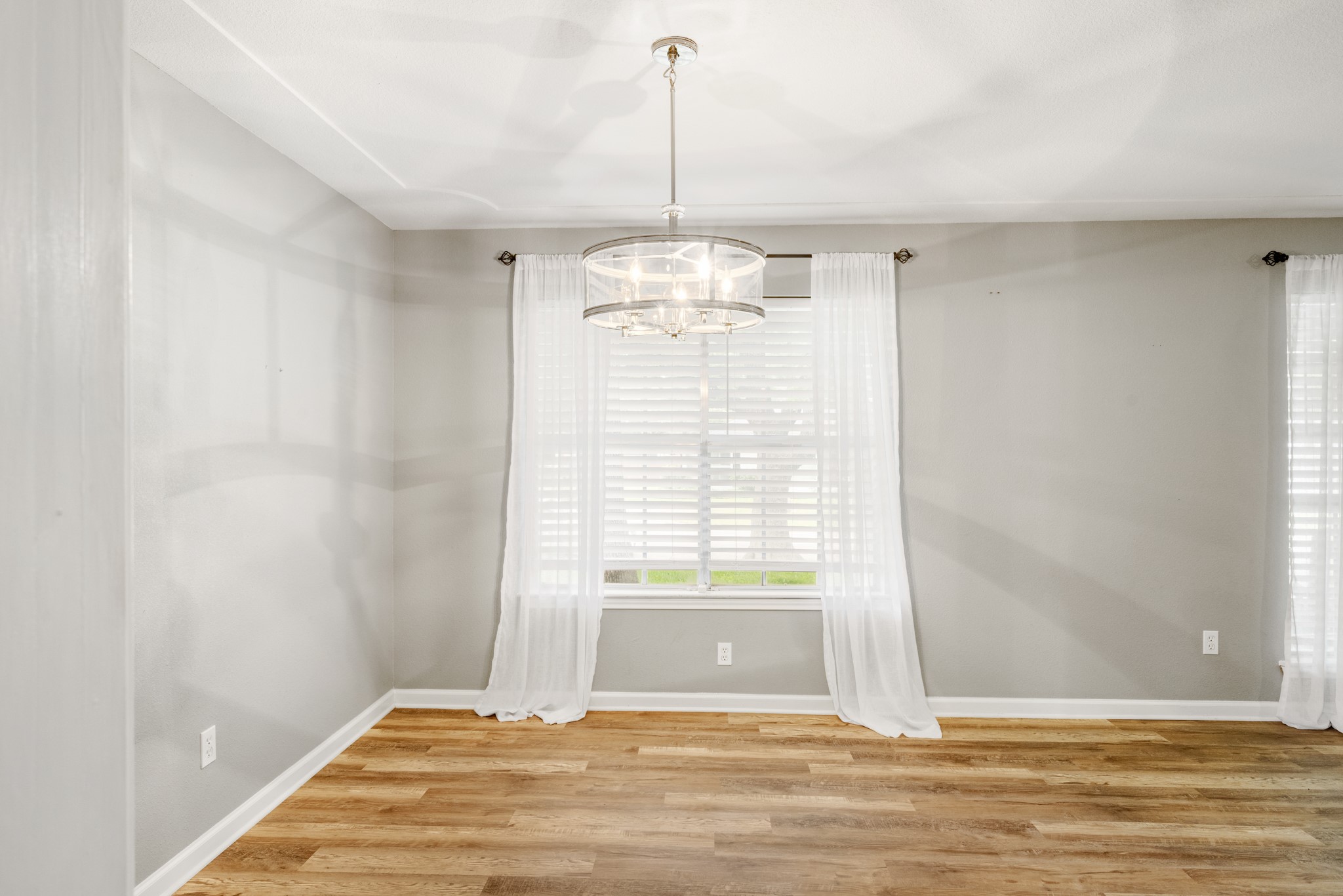 1804 W Cedar Elm Drive Arlington TX 76012