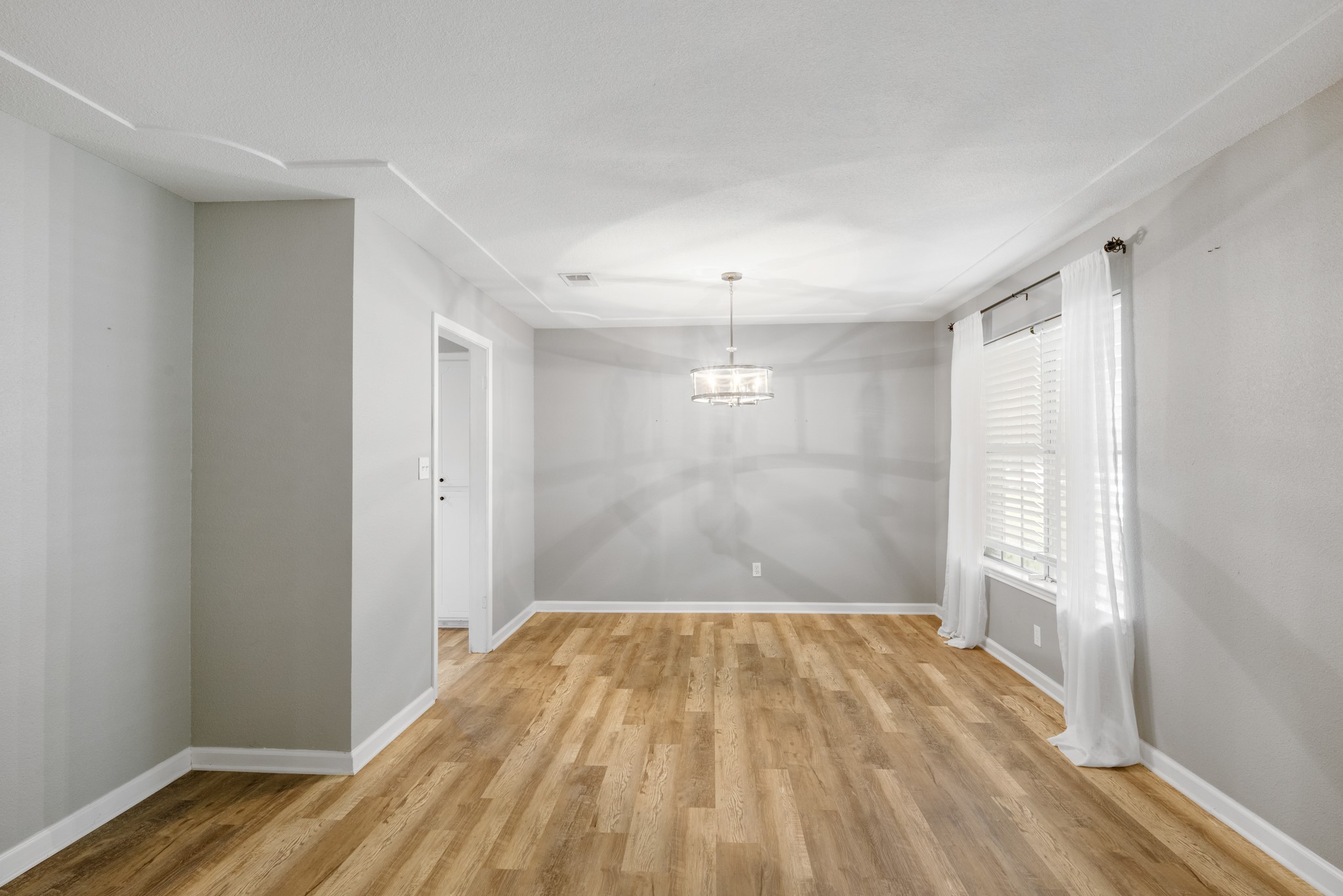 1804 W Cedar Elm Drive Arlington TX 76012