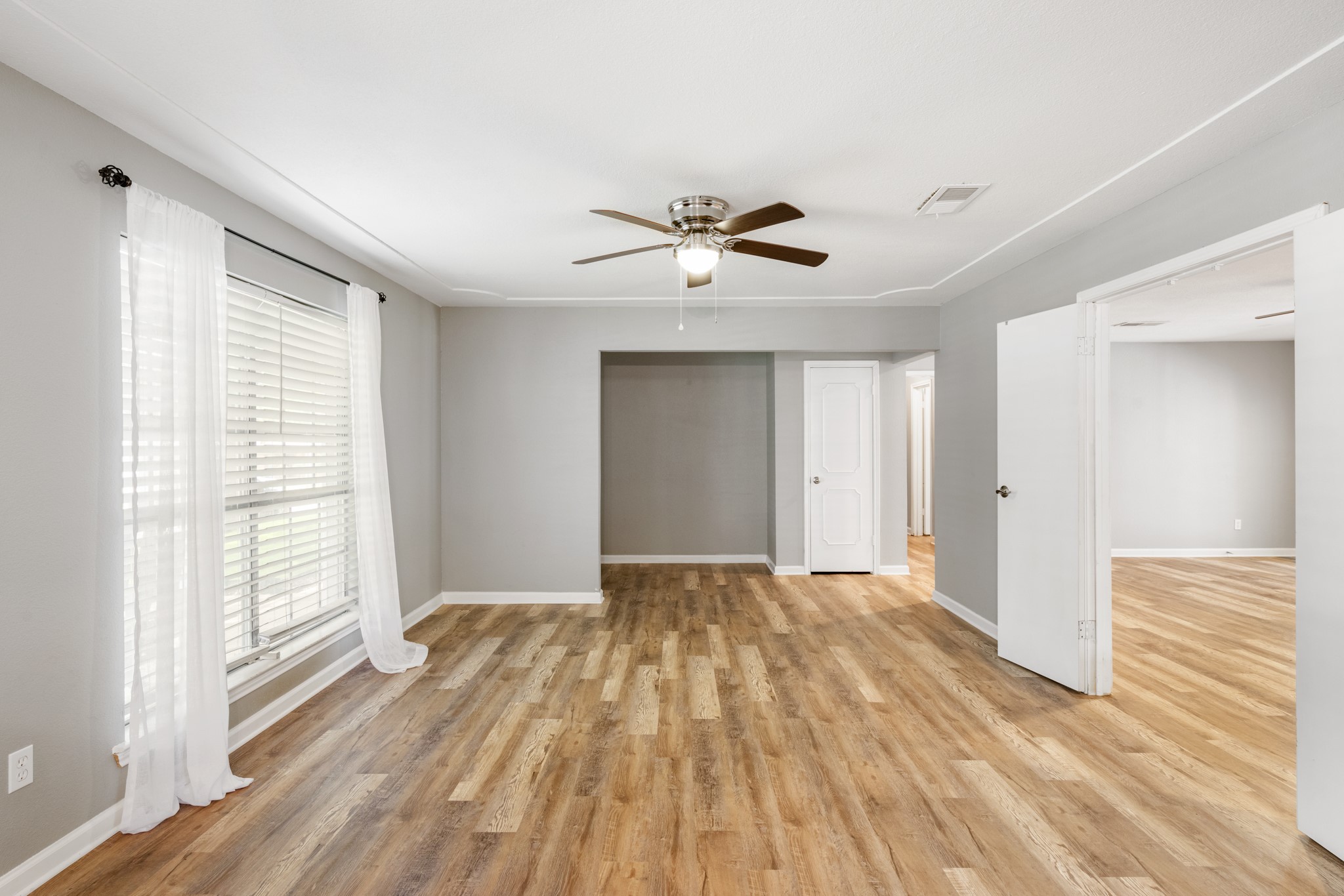 1804 W Cedar Elm Drive Arlington TX 76012