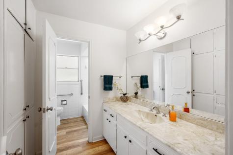 1804 W Cedar Elm Drive Arlington TX 76012