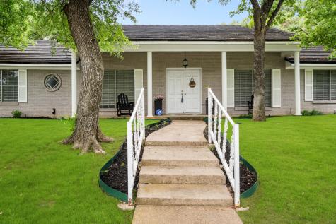 1804 W Cedar Elm Drive Arlington TX 76012