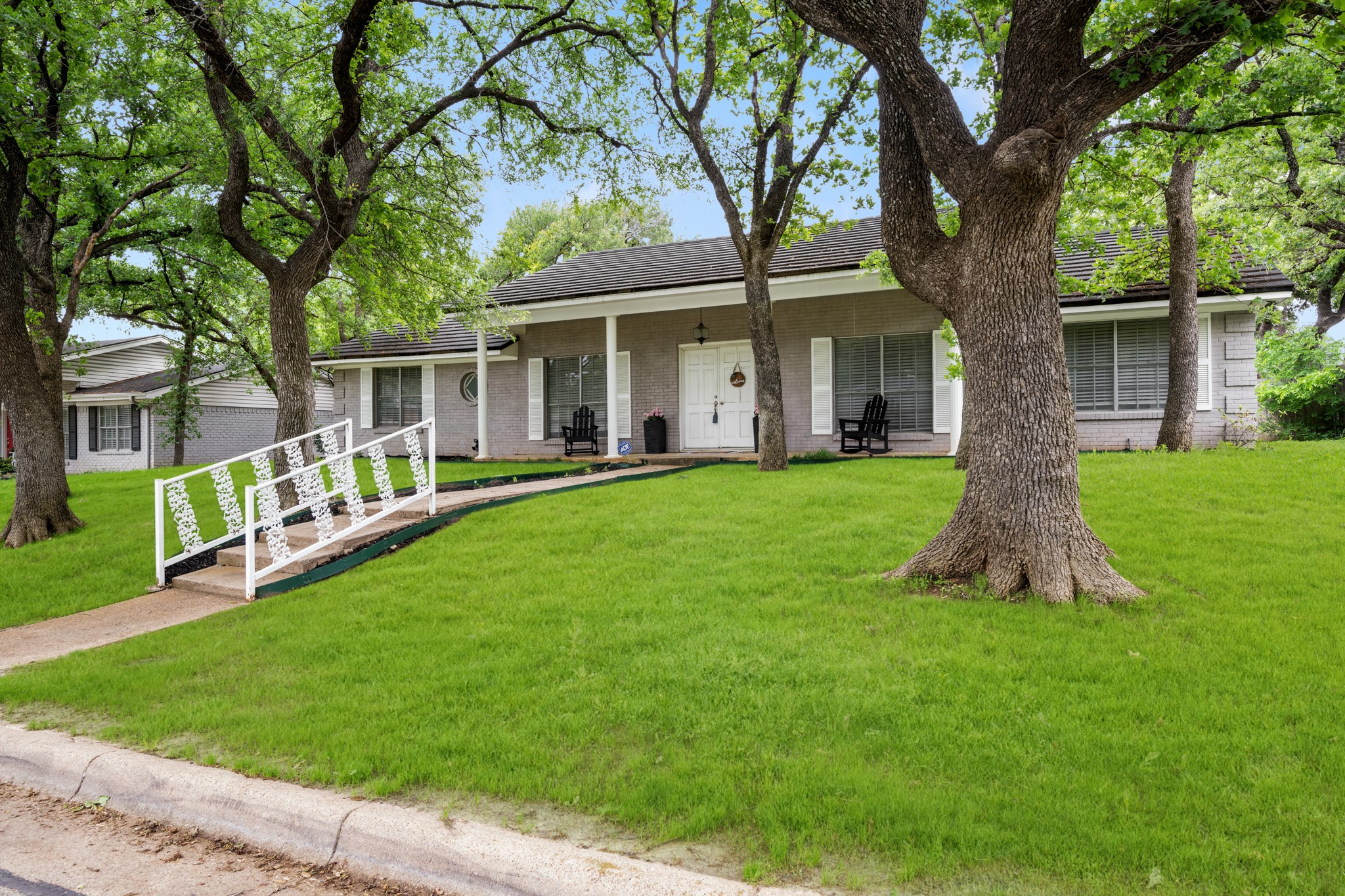 1804 W Cedar Elm Drive Arlington TX 76012