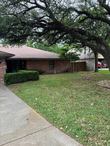 1809 N Cypress Avenue Stephenville TX 76401