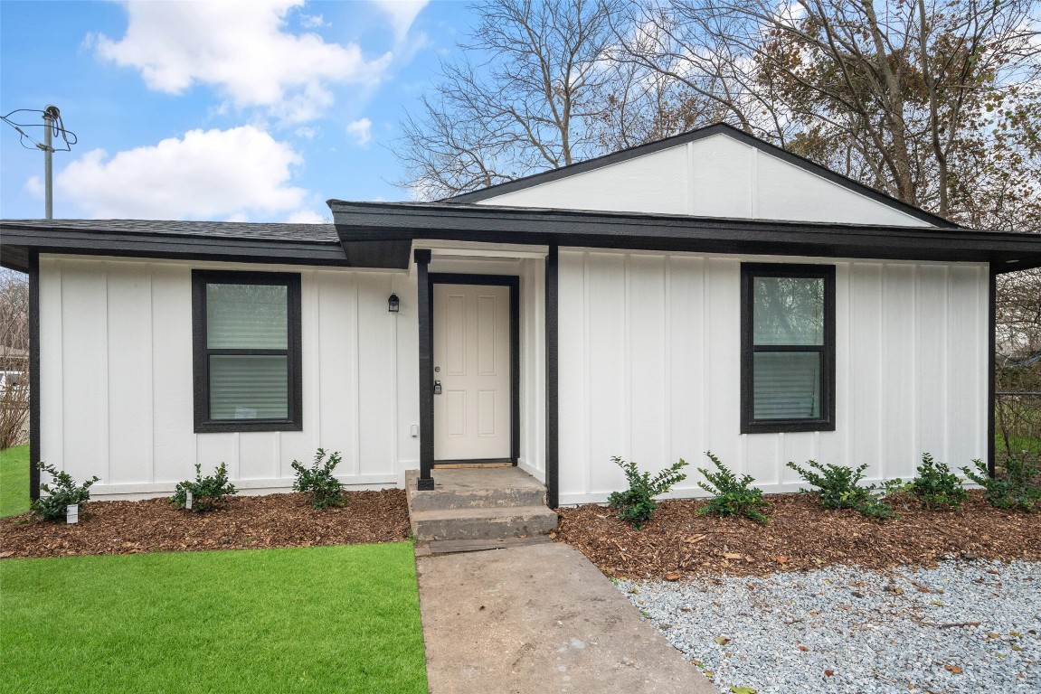 715 N Montgomery Street Sherman TX 75090