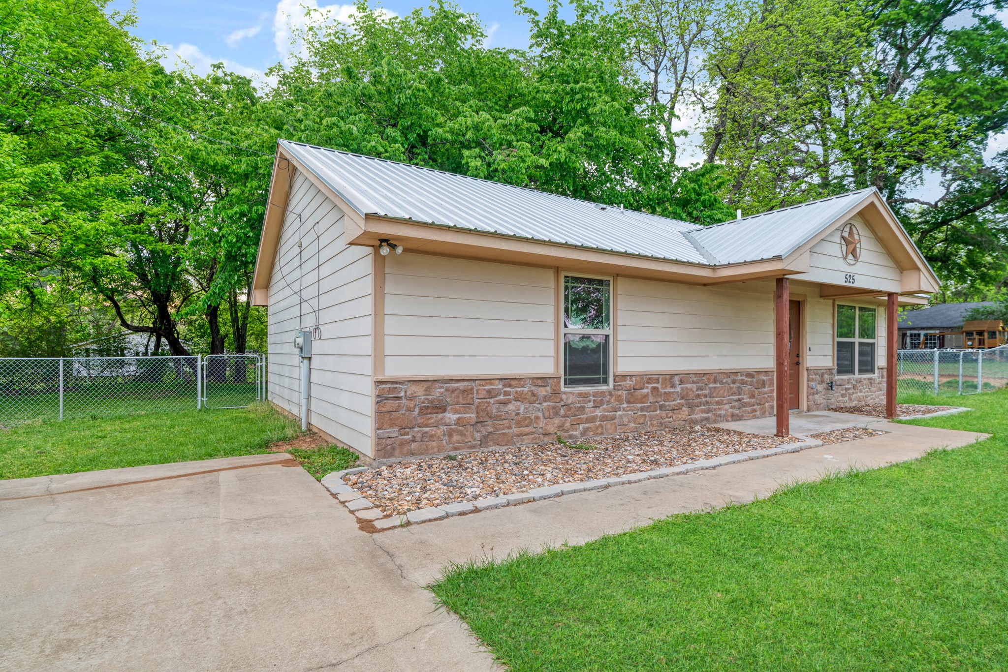 525 19th Street NW Paris TX 75460