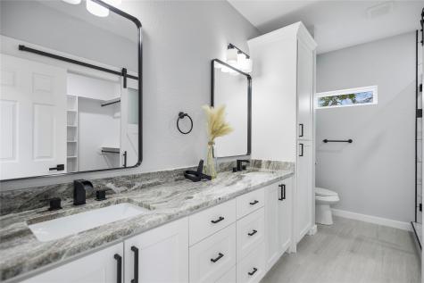 928 Duckenfield Tyler TX 75701