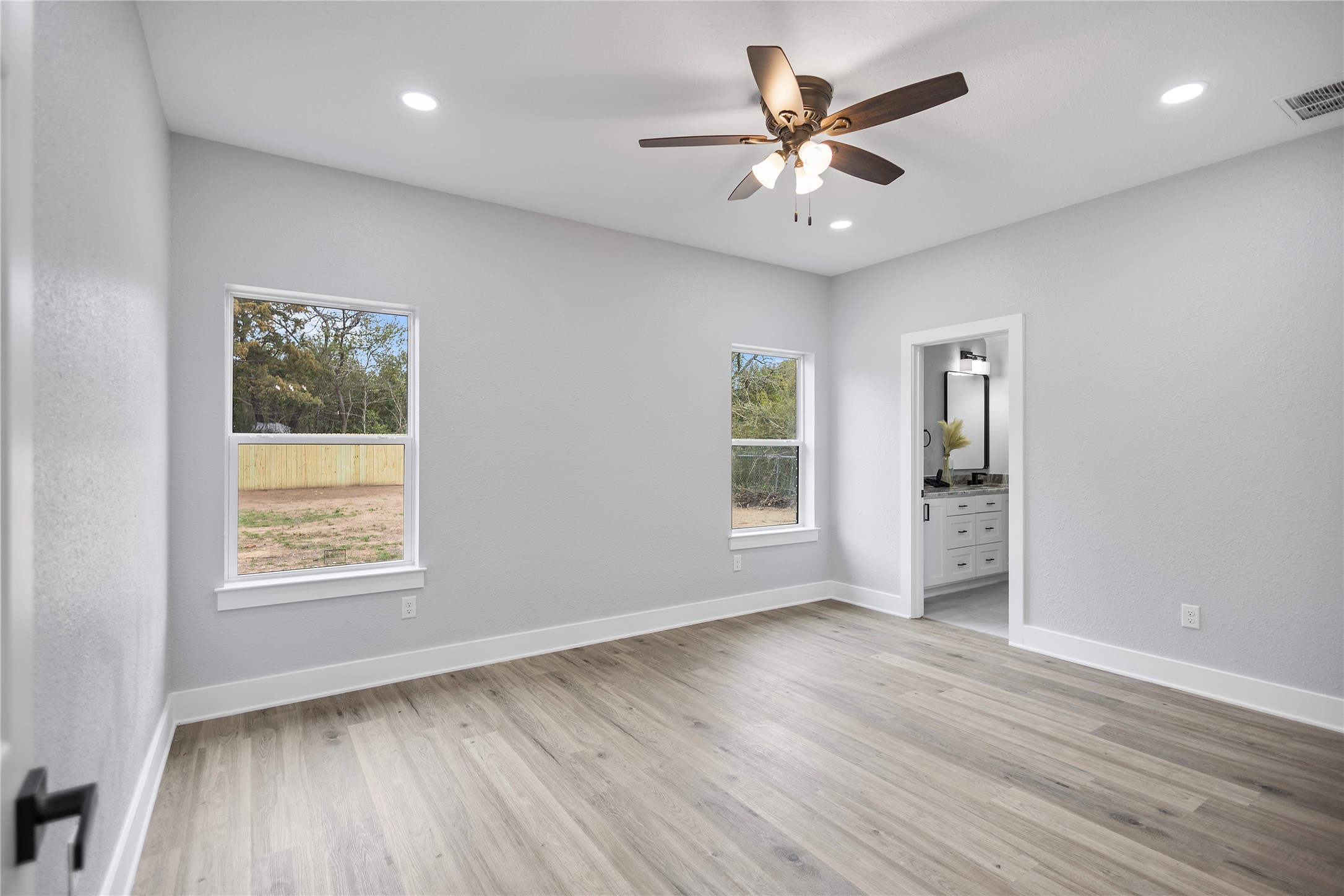 928 Duckenfield Tyler TX 75701