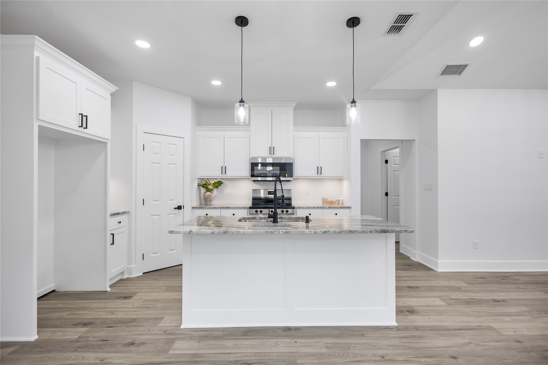 928 Duckenfield Tyler TX 75701