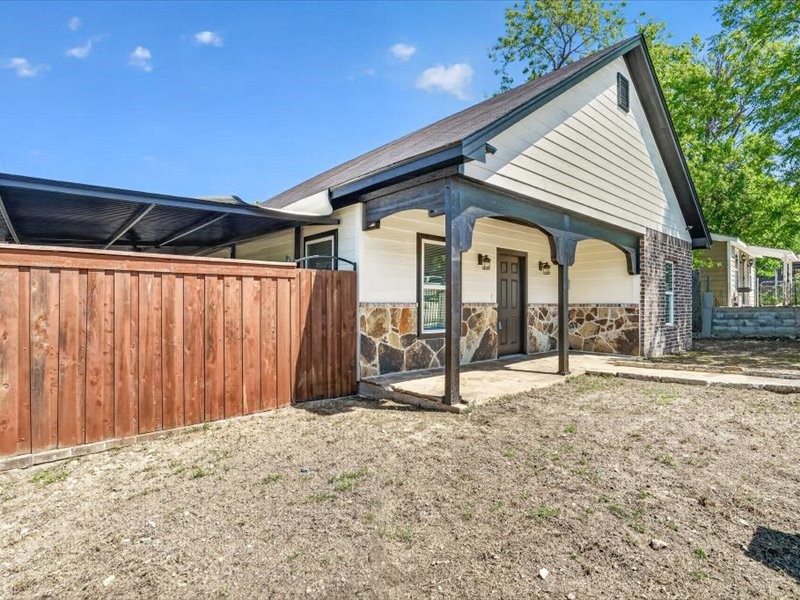 3026 N Hampton Street Fort Worth TX 76106
