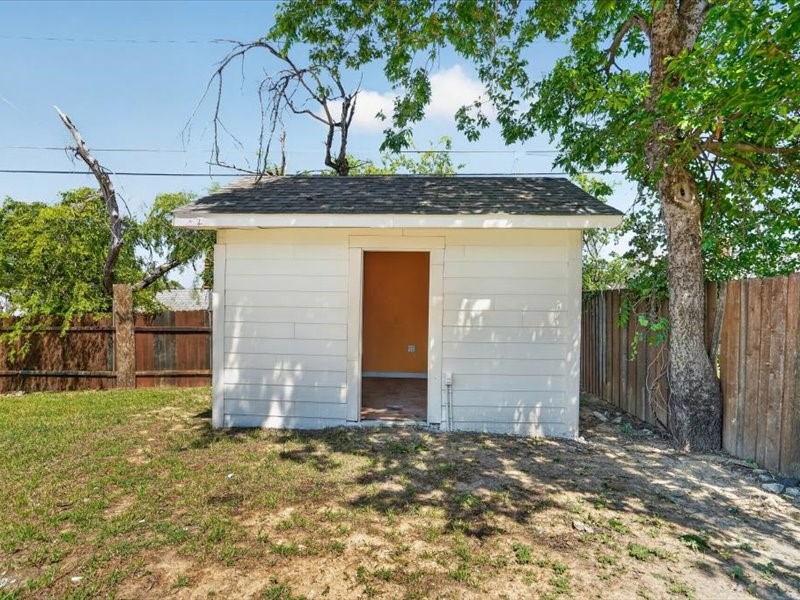 3026 N Hampton Street Fort Worth TX 76106