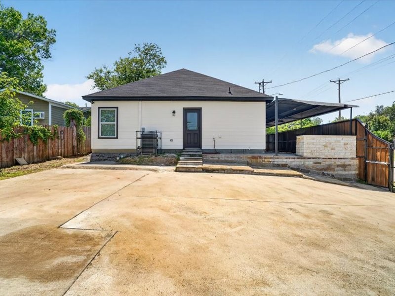3026 N Hampton Street Fort Worth TX 76106