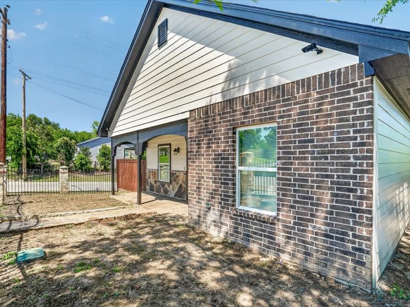 3026 N Hampton Street Fort Worth TX 76106
