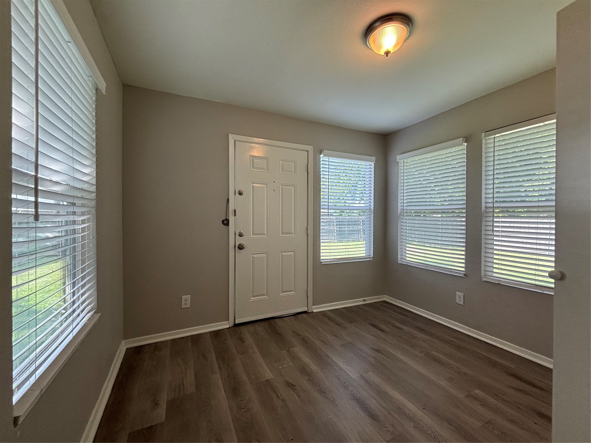 1821 Sandy Lane Mesquite TX 75149