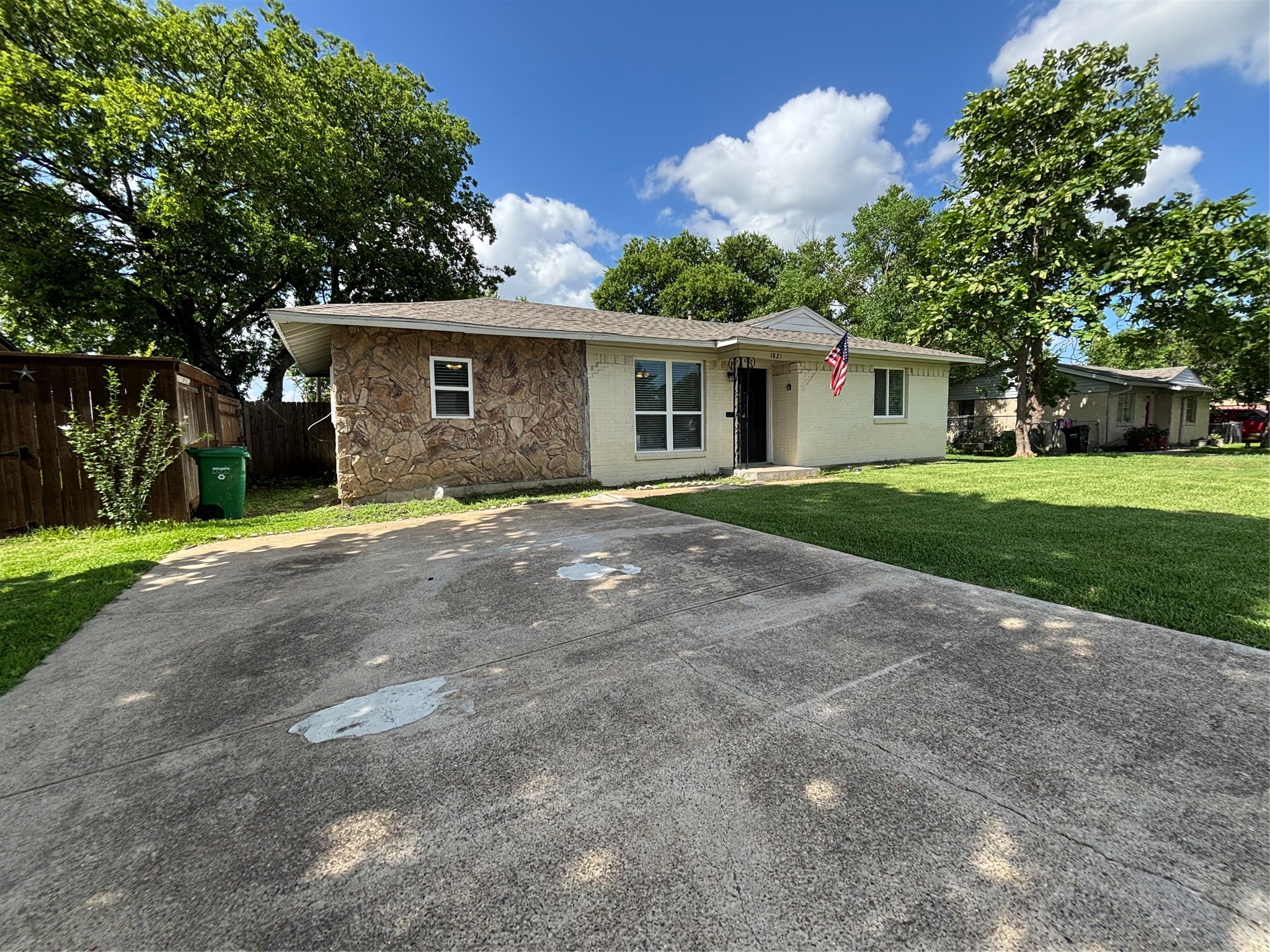 1821 Sandy Lane Mesquite TX 75149