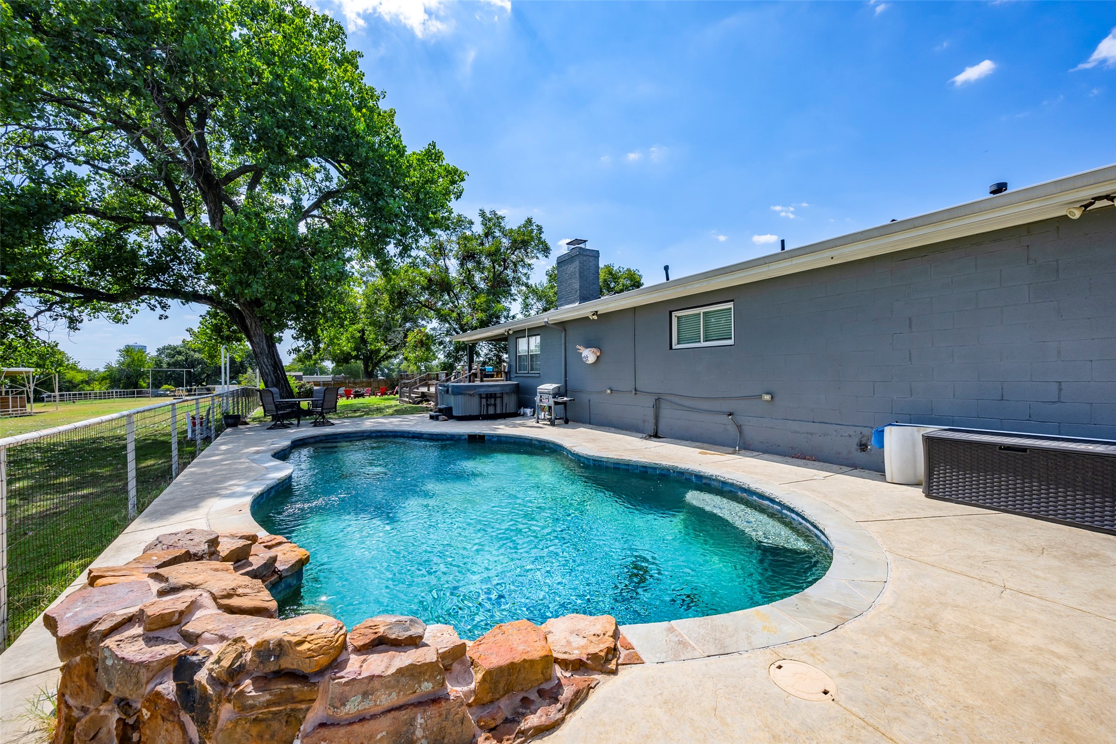 2908 Carson Street Haltom City TX 76117