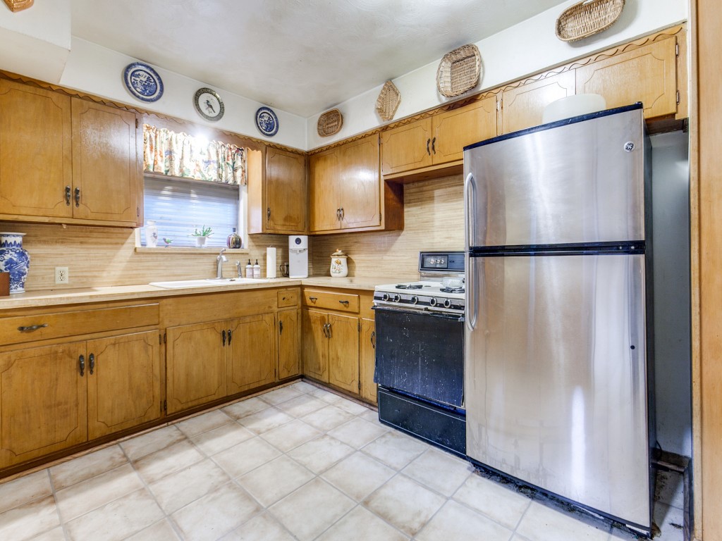 2804 S 5th Street Garland TX 75041