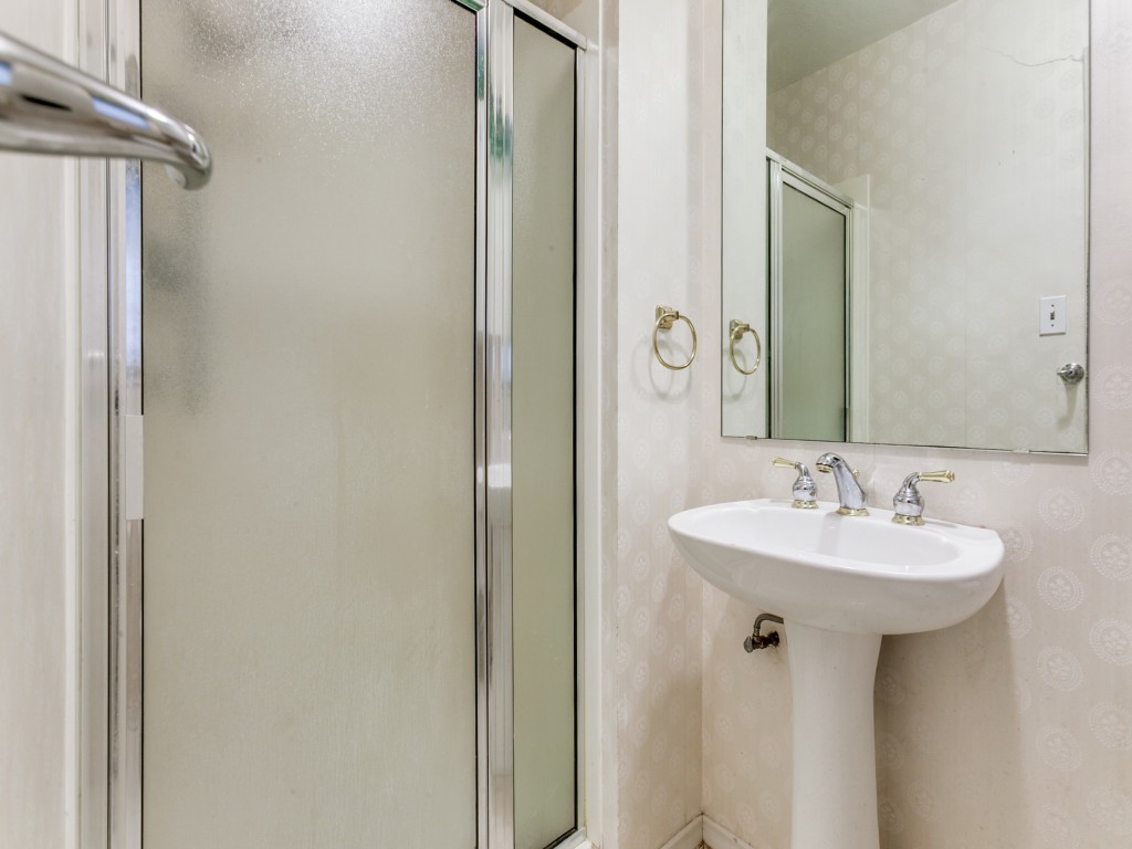 2804 S 5th Street Garland TX 75041