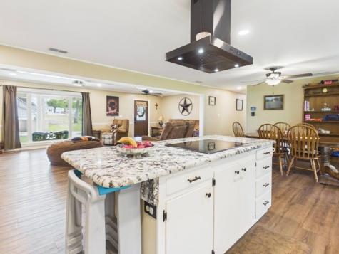 409 N Elm Street Frankston TX 75763