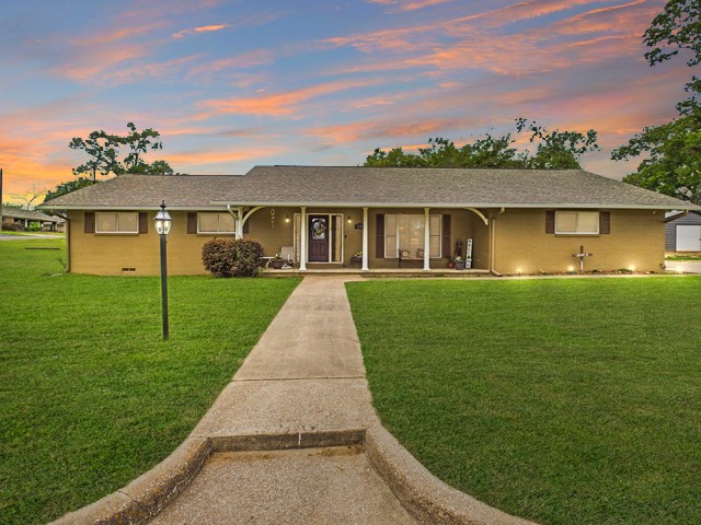 409 N Elm Street Frankston TX 75763