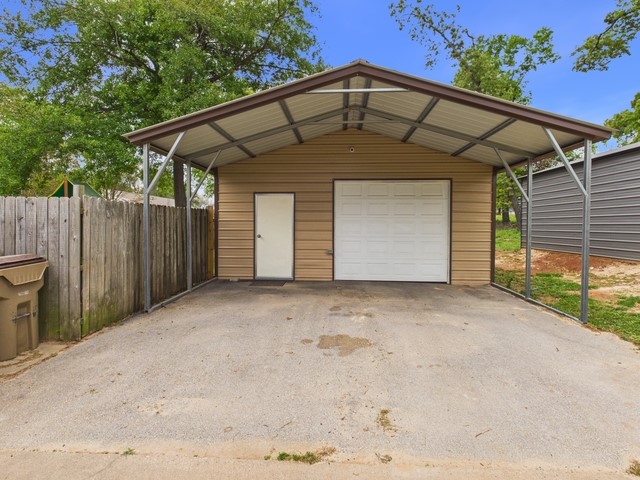 409 N Elm Street Frankston TX 75763