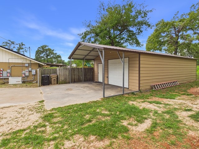 409 N Elm Street Frankston TX 75763