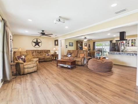 409 N Elm Street Frankston TX 75763