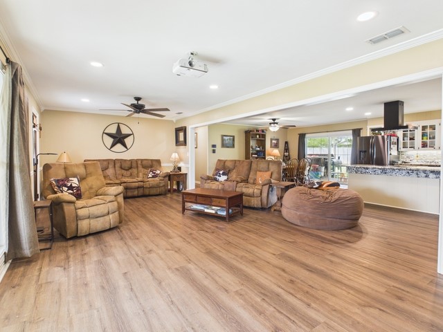 409 N Elm Street Frankston TX 75763