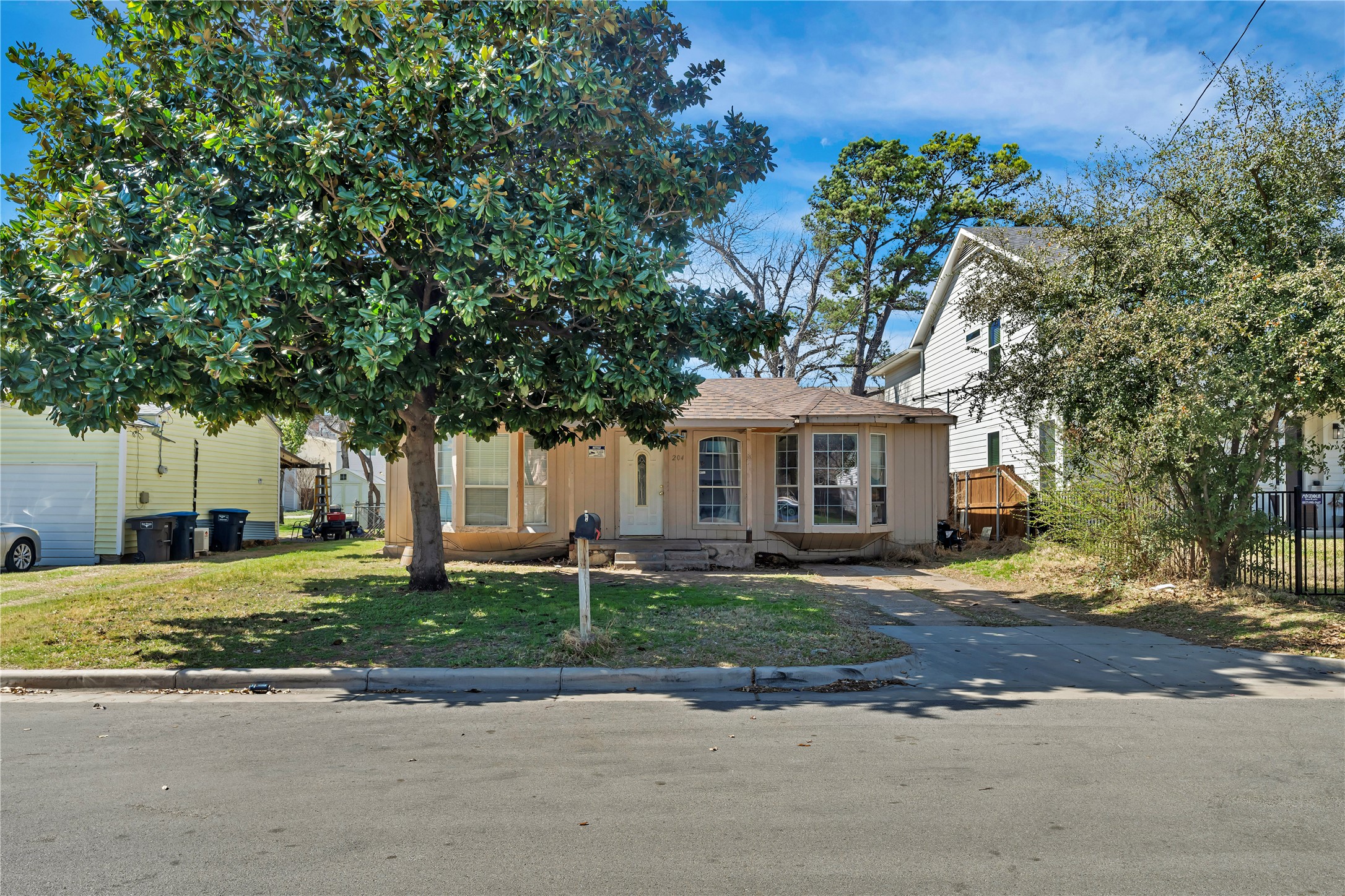 204 Sunset Lane Fort Worth TX 76114