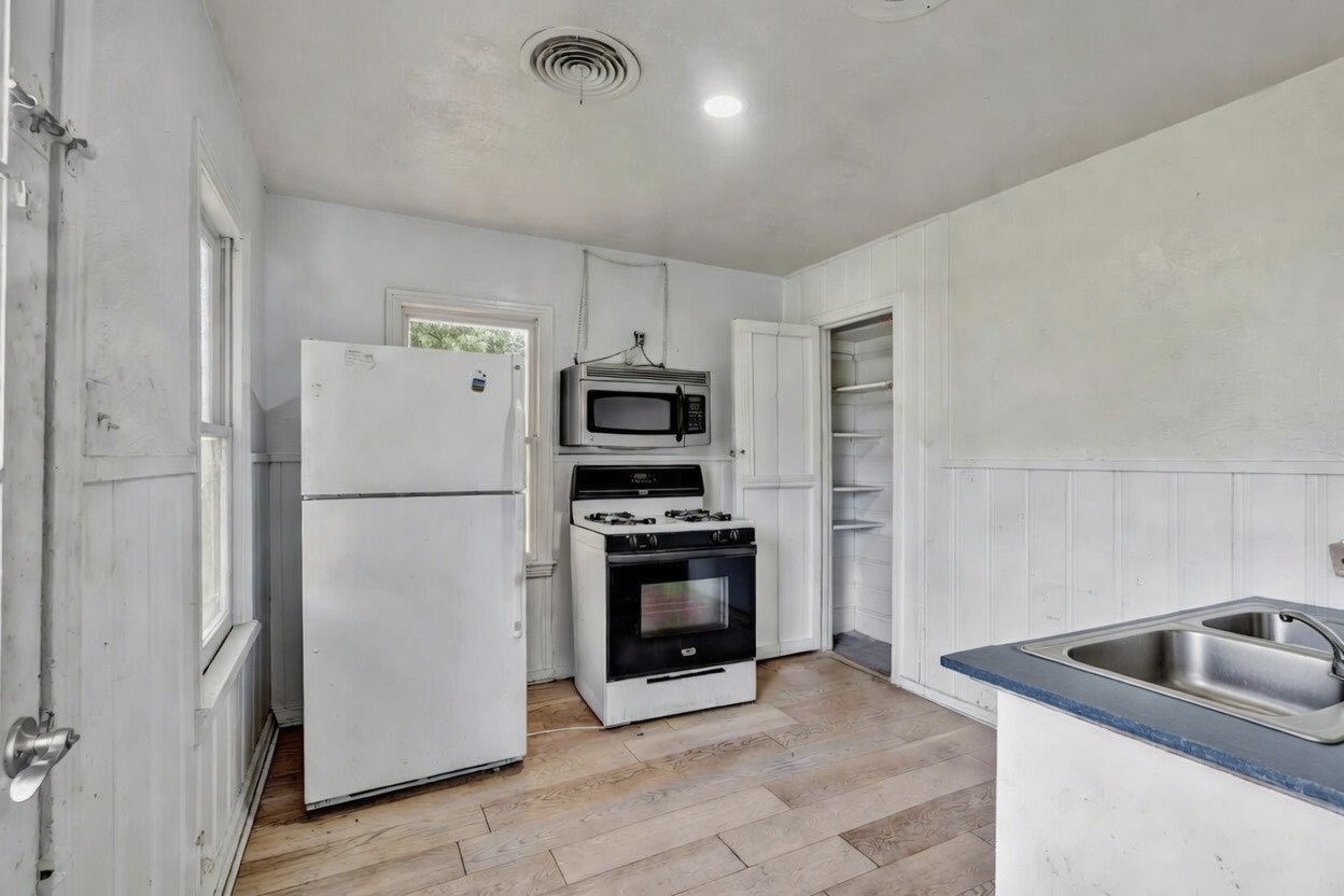 204 Sunset Lane Fort Worth TX 76114