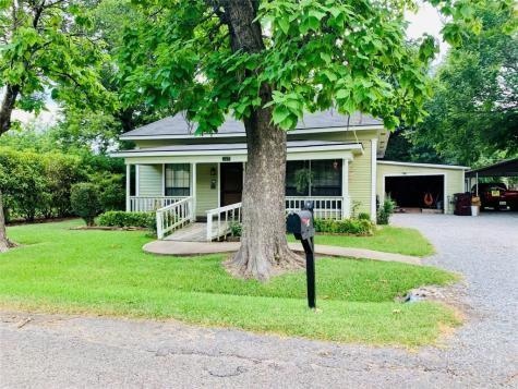 107 W Hackberry Street Leonard TX 75452