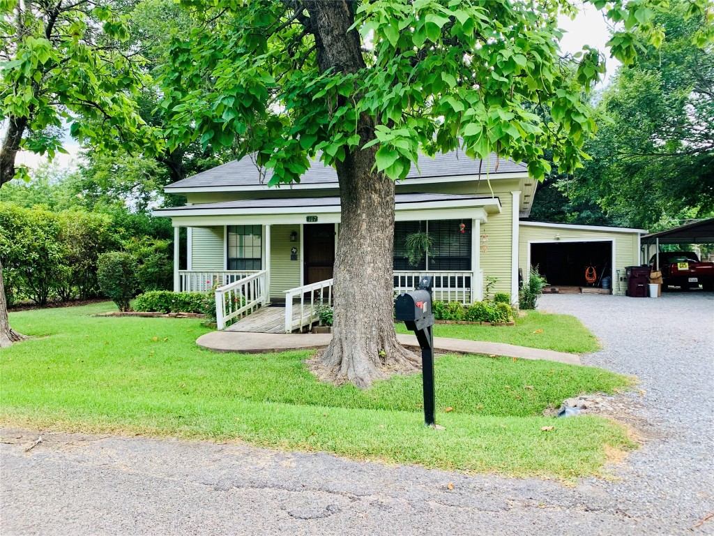 107 W Hackberry Street Leonard TX 75452