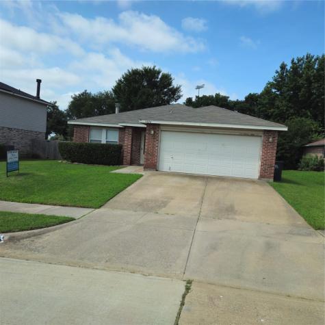 1026 Mazourka Drive Arlington TX 76001